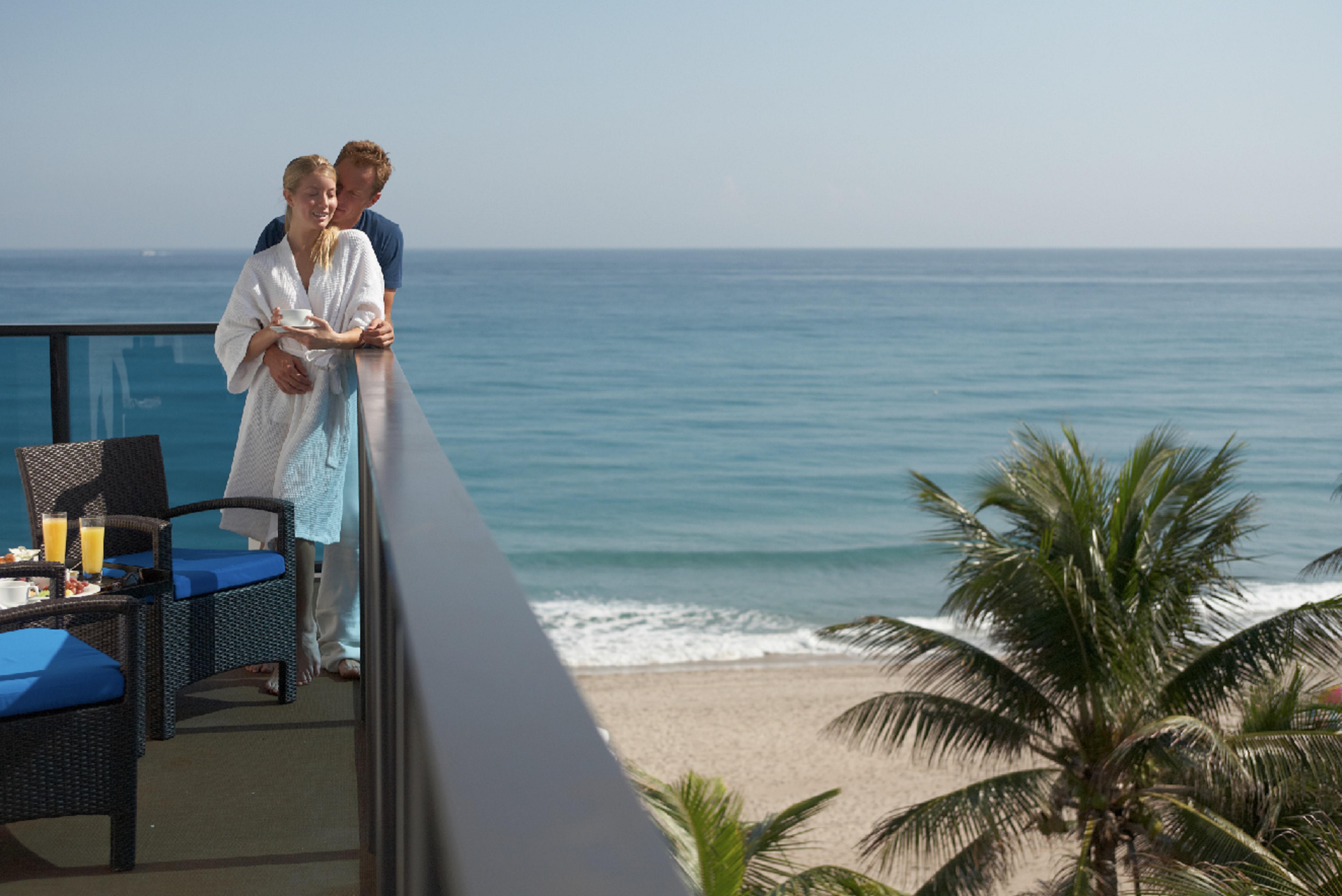 Tideline Palm Beach Ocean Resort And Spa Екстериор снимка